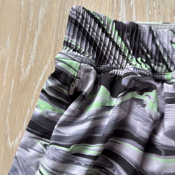 lululemon Hotty Hot High-Rise 4" Lined Shorts *Special Edition Paint Glide Sz2 - Picture 10 of 12